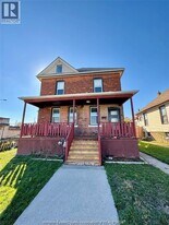 531 Langlois Ave in Windsor, ON - Building Photo