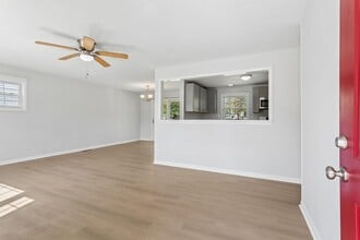 210 Cynthia Dr in Hampton, VA - Building Photo - Building Photo