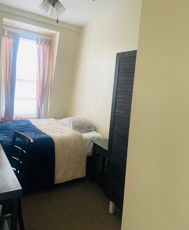 102 W 3rd St, Unit 2