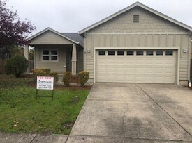 3845 NE Somerset Dr in Albany, OR - Building Photo