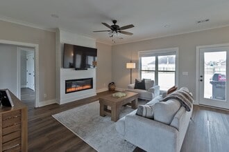 1909 Clear Br Rd in Deatsville, AL - Building Photo - Building Photo