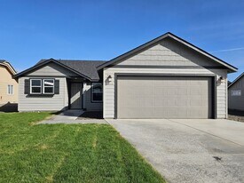 4268 W Wood Ct in Moses Lake, WA - Building Photo
