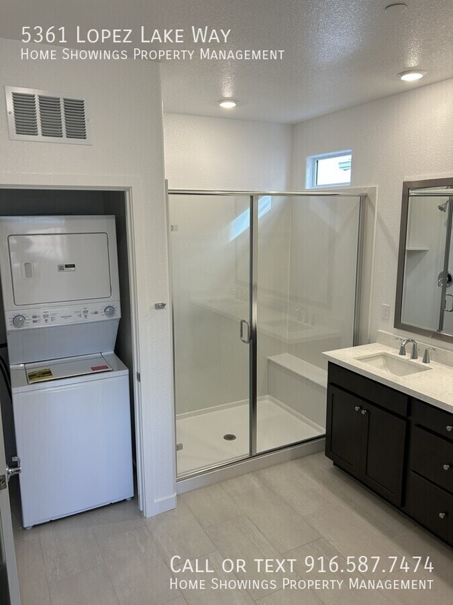 5361 Lopez Lk Wy in Sacramento, CA - Foto de edificio - Building Photo