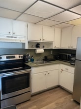 5100 W Flagler St, Unit 307 in Coral Gables, FL - Building Photo - Building Photo