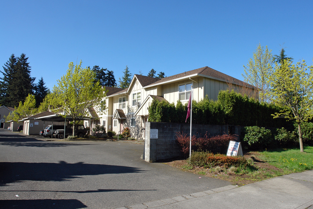 Tuxedo Park Apartments in Portland, OR - Building Photo