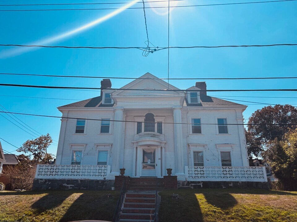 58 Leicester St, Unit 2 in Boston, MA - Building Photo