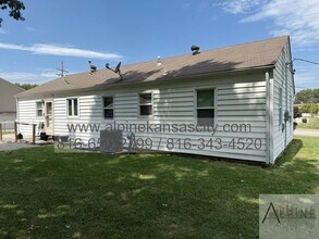 805 NE 72nd St in Kansas City, MO - Building Photo - Building Photo