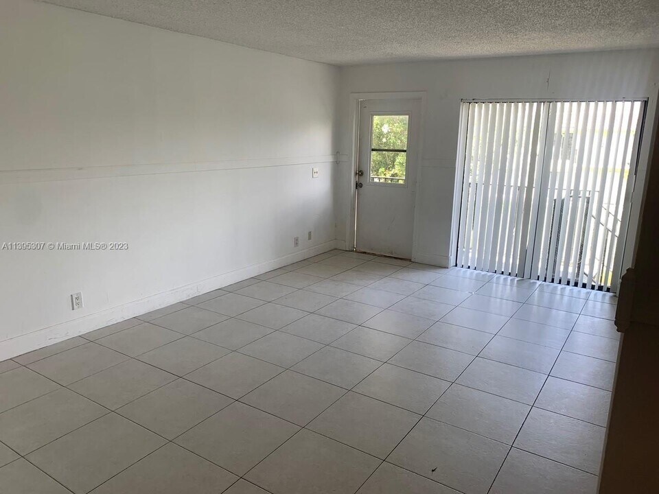 11380 Royal Palm Blvd, Unit 11380 in Coral Springs, FL - Building Photo