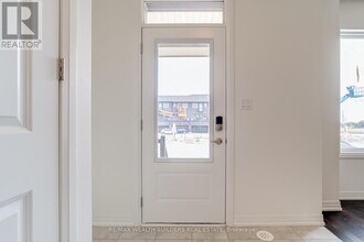 100 Coolhurst Ave in Brampton, ON - Building Photo - Building Photo