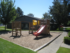 Glenmoor Green I & II in Yakima, WA - Foto de edificio - Building Photo