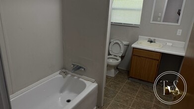 426 Cedar Ave in Claxton, GA - Building Photo - Building Photo