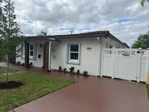 1637 SE 1st St in Pompano Beach, FL - Building Photo - Building Photo