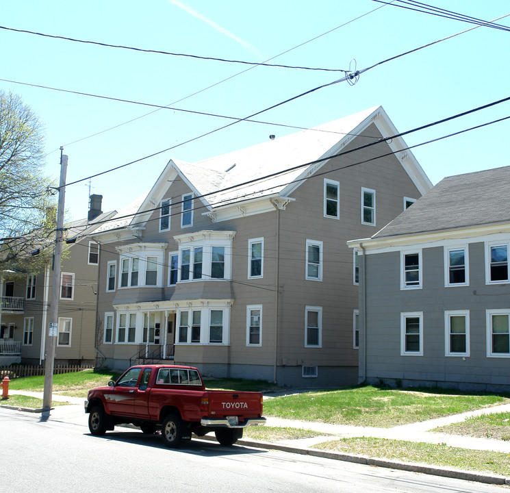 112 Earle St in Woonsocket, RI - Building Photo