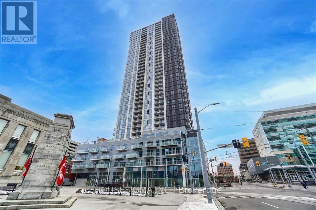 60 Frederick St in Kitchener, ON - Building Photo