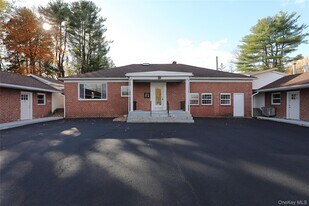 14311 US-9W in New Baltimore, NY - Building Photo