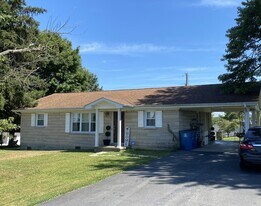 4730 Old Elizabethtown Rd in Hodgenville, KY - Building Photo