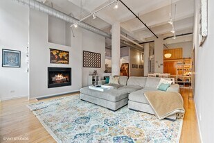 1000 W Washington Blvd, Unit 413 in Chicago, IL - Building Photo