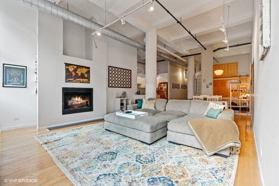 1000 W Washington Blvd, Unit 413 in Chicago, IL - Foto de edificio