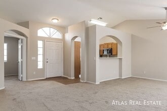 916 Longshanks Rd in Henderson, NV - Building Photo - Building Photo