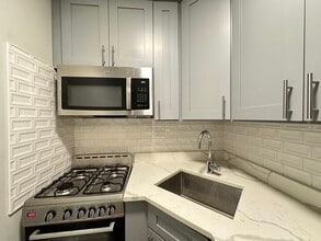 508 W Belmont in Chicago, IL - Building Photo - Building Photo
