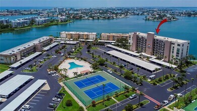 7700 Sun Island Dr S in South Pasadena, FL - Building Photo - Building Photo