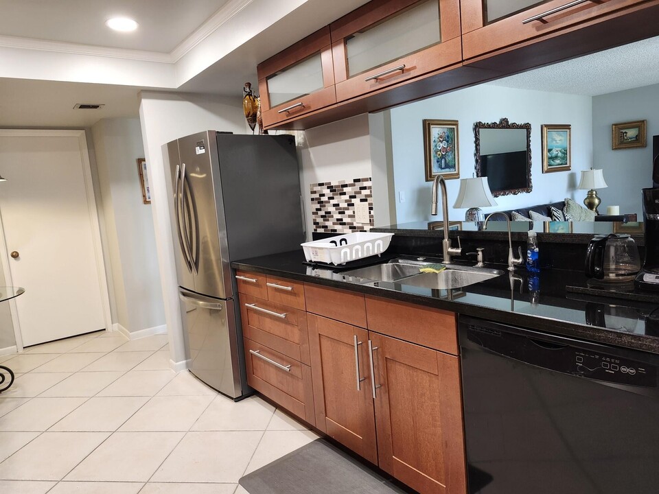 450 Egret Cir in Delray Beach, FL - Foto de edificio