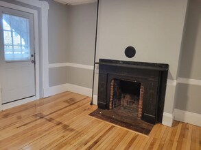 494 Pine St-Unit -3 in Manchester, NH - Building Photo - Building Photo