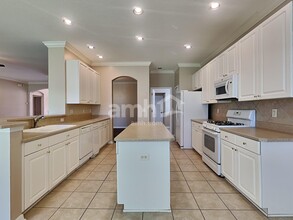10444 Canary Isle Dr in Tampa, FL - Foto de edificio - Building Photo