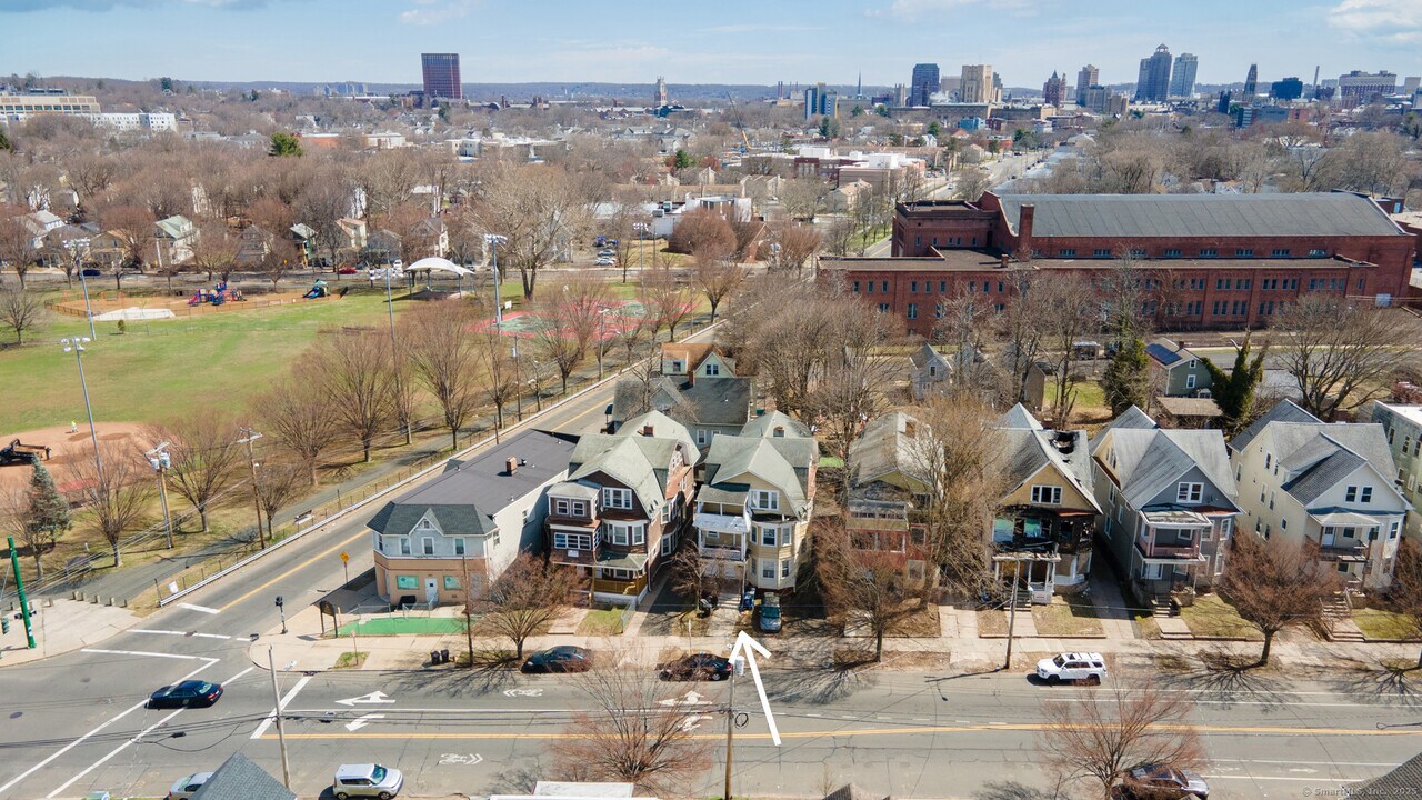 391 Sherman Ave in New Haven, CT - Building Photo
