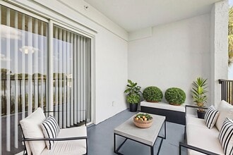 ARIUM Cypress Lakes in Oakland Park, FL - Foto de edificio - Building Photo