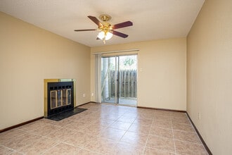 Beaumonde Apartments in Hammond, LA - Building Photo - Interior Photo