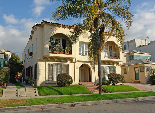 454 N Gardner St in Los Angeles, CA - Foto de edificio - Building Photo