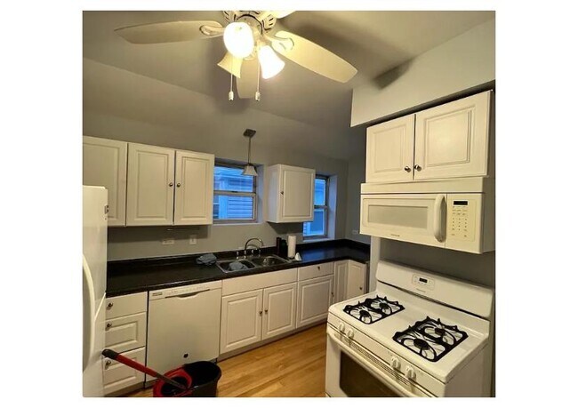 5335 N Magnet Ave in Chicago, IL - Building Photo - Building Photo