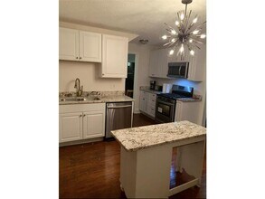 2818 Dupont Ave N in Minneapolis, MN - Building Photo - Building Photo