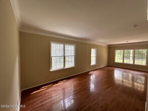 5 Lange Ln in Harrison Township, NJ - Building Photo - Building Photo