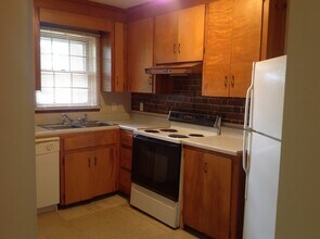 5225 Shattalon Dr, Unit 21 in Winston-Salem, NC - Foto de edificio - Building Photo