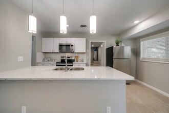 315 Granada Dr in San Antonio, TX - Building Photo - Building Photo