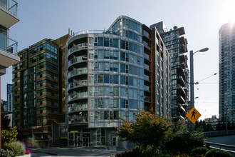 Neon in Vancouver, BC - Building Photo - Building Photo