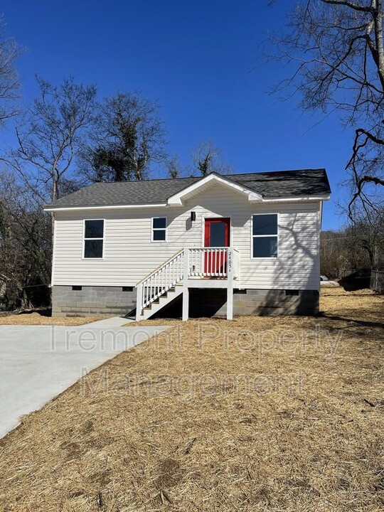 2405 Harley St in Chattanooga, TN - Building Photo