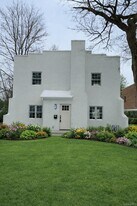 204 E Shore Rd in Great Neck, NY - Building Photo