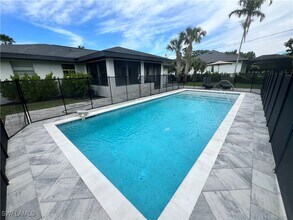 1132 Cypress Woods Dr in Naples, FL - Building Photo - Building Photo