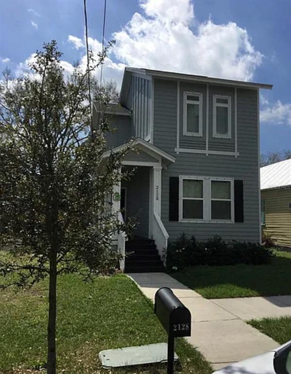 property at 2128 W Walnut St