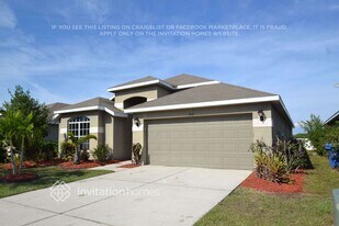 808 Barclay Wood Dr in Ruskin, FL - Building Photo