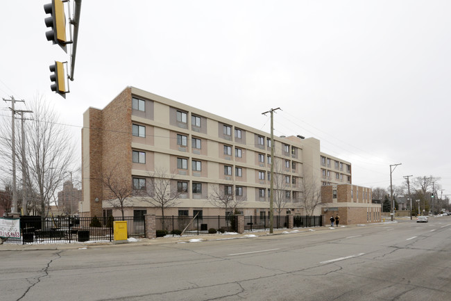 Longwood Plaza in Rockford, IL - Building Photo - Building Photo