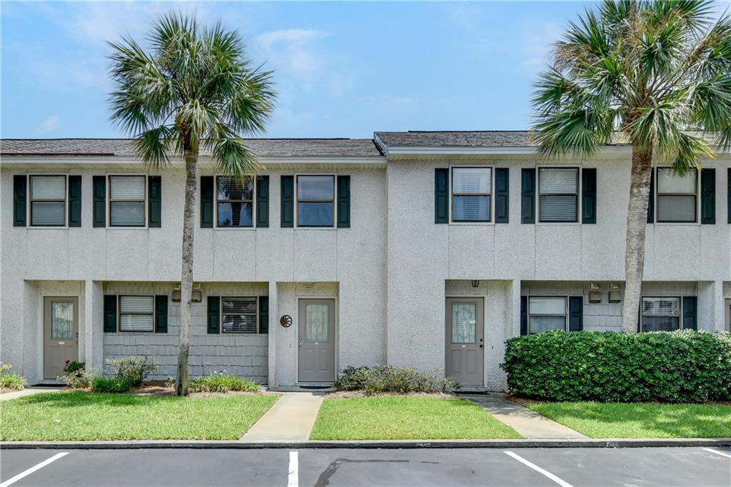 104 Courtyard Villas Ln in St. Simons Island, GA - Building Photo