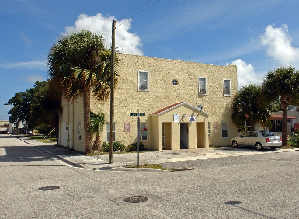 533 Plymouth Ave in West Palm Beach, FL - Building Photo