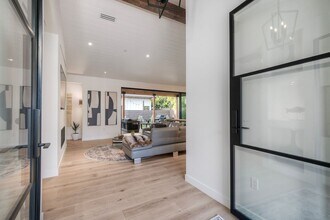 1910 Raymond Ln in Oceanside, CA - Building Photo - Building Photo