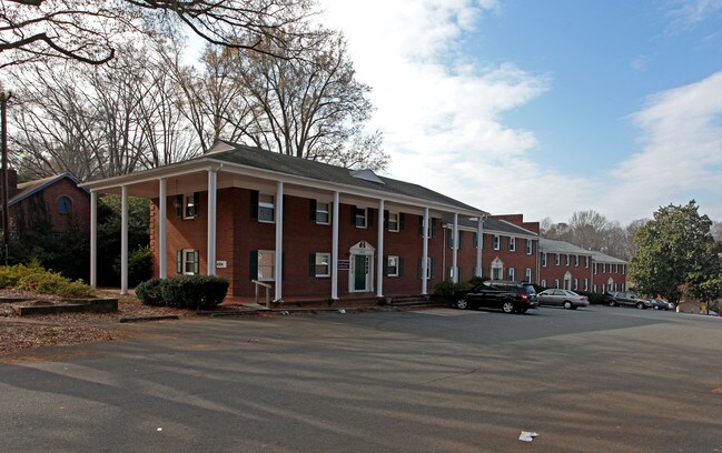 Briarcliff Apartments in Charlotte, NC - Foto de edificio - Building Photo