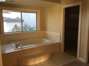 5650 Edgeview Dr in Discovery Bay, CA - Building Photo - Building Photo