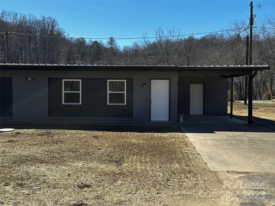 287 Major Conley Rd in Marion, NC - Building Photo